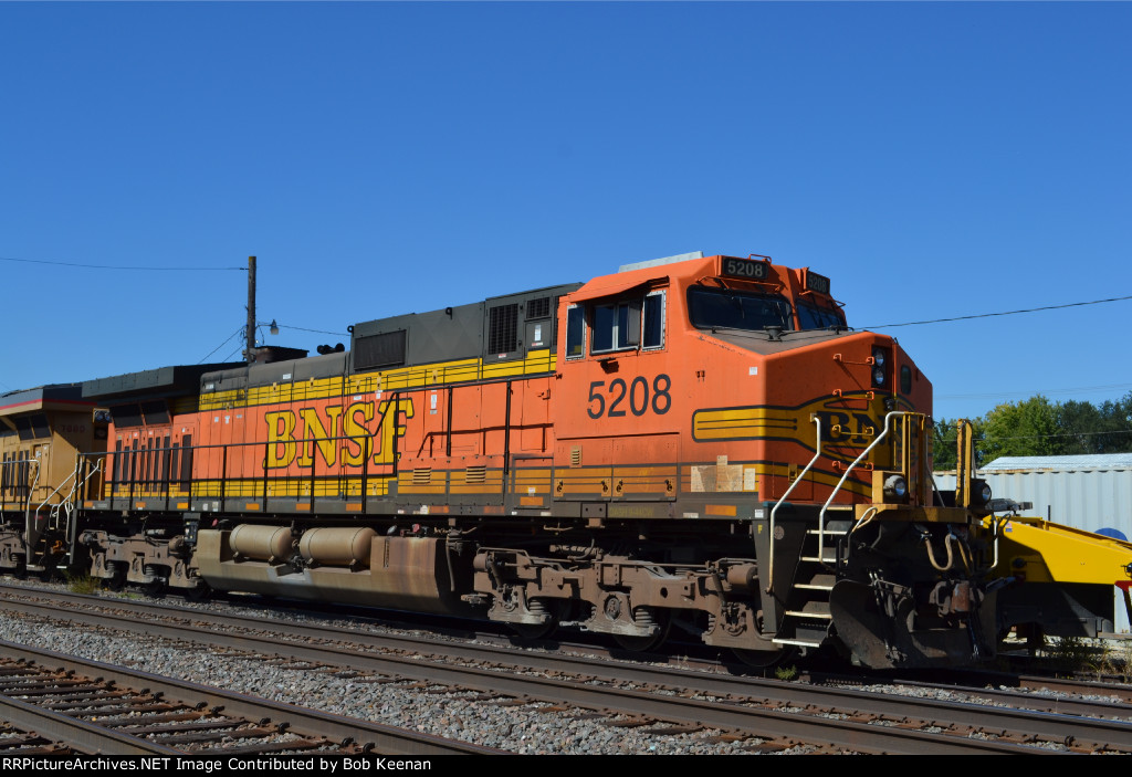 BNSF 5208